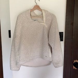 Hollister Sherpa size-medium